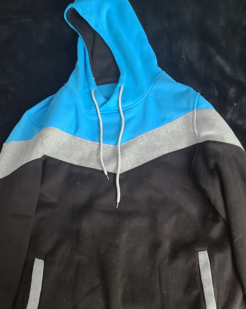 Amazon Essentials Tri-colored Men's Fleece Pullover
